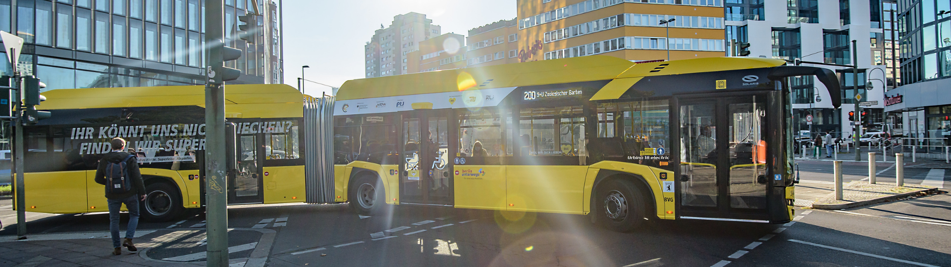 Przyszłość jest elektryczna – trzy bezemisyjne Solarisy dojechały do Bonn